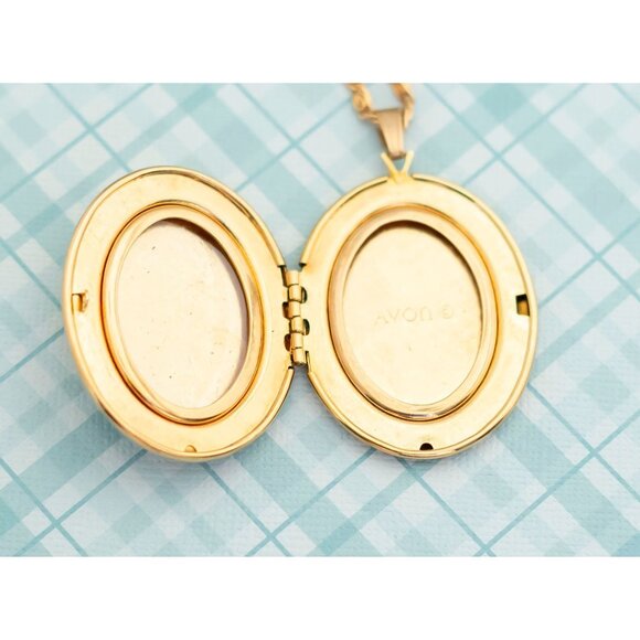 Vintage Golden Floral Locket Necklace - 24 inch - Avon - L2 - Picture 2 of 5